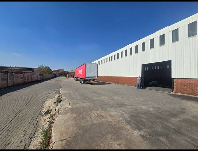 3,000M² WAREHOUSE TO LET IN BOKSBURG EAST